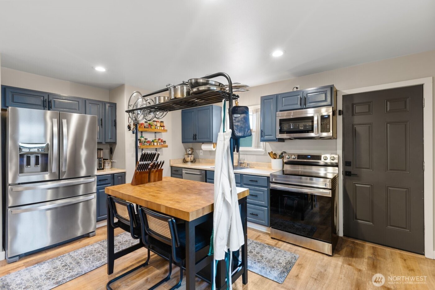 951 SE Dock Street , Oak Harbor, WA 98277