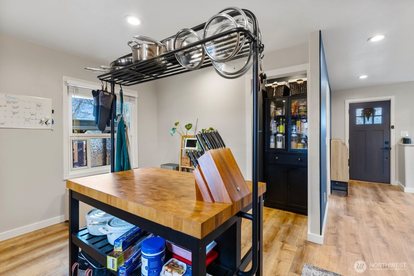 951 SE Dock Street , Oak Harbor, WA 98277