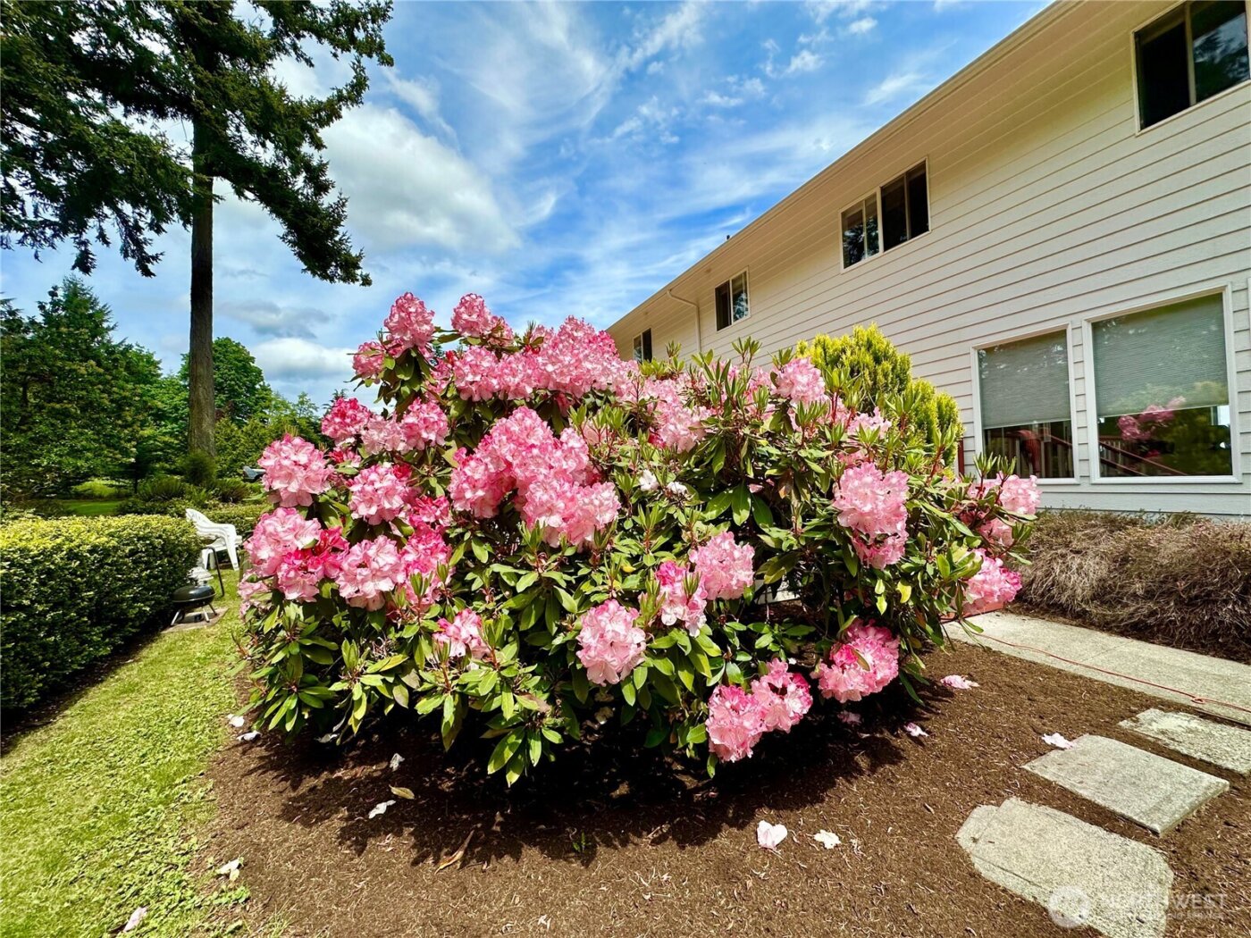 230 Rocky Mountain High Rd , Camano Island, WA 98282