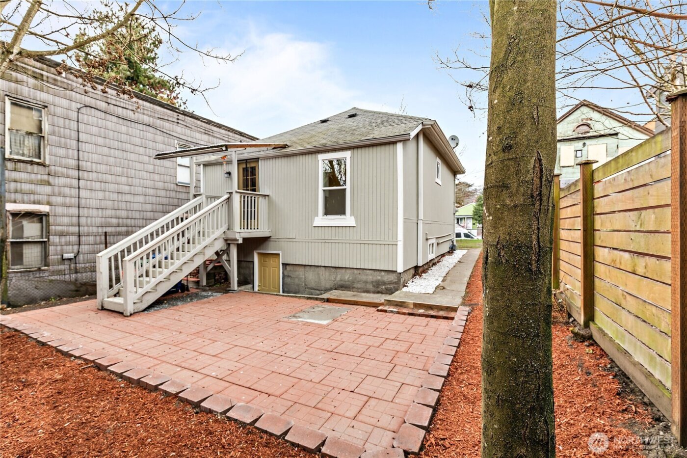 1521 E Spruce Street , Seattle, WA 98122