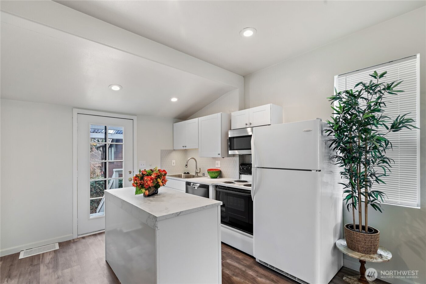 1521 E Spruce Street , Seattle, WA 98122