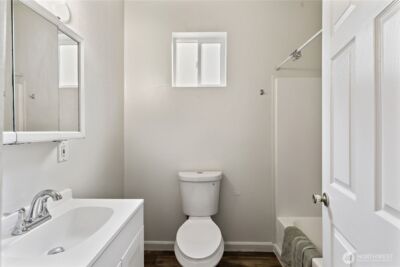 1521 E Spruce Street , Seattle, WA 98122 - Photo 7