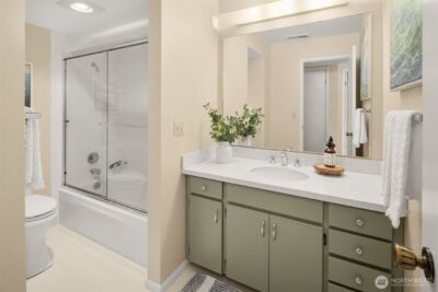 18430 NE 15th Place , Bellevue, WA 98008 - Photo 20