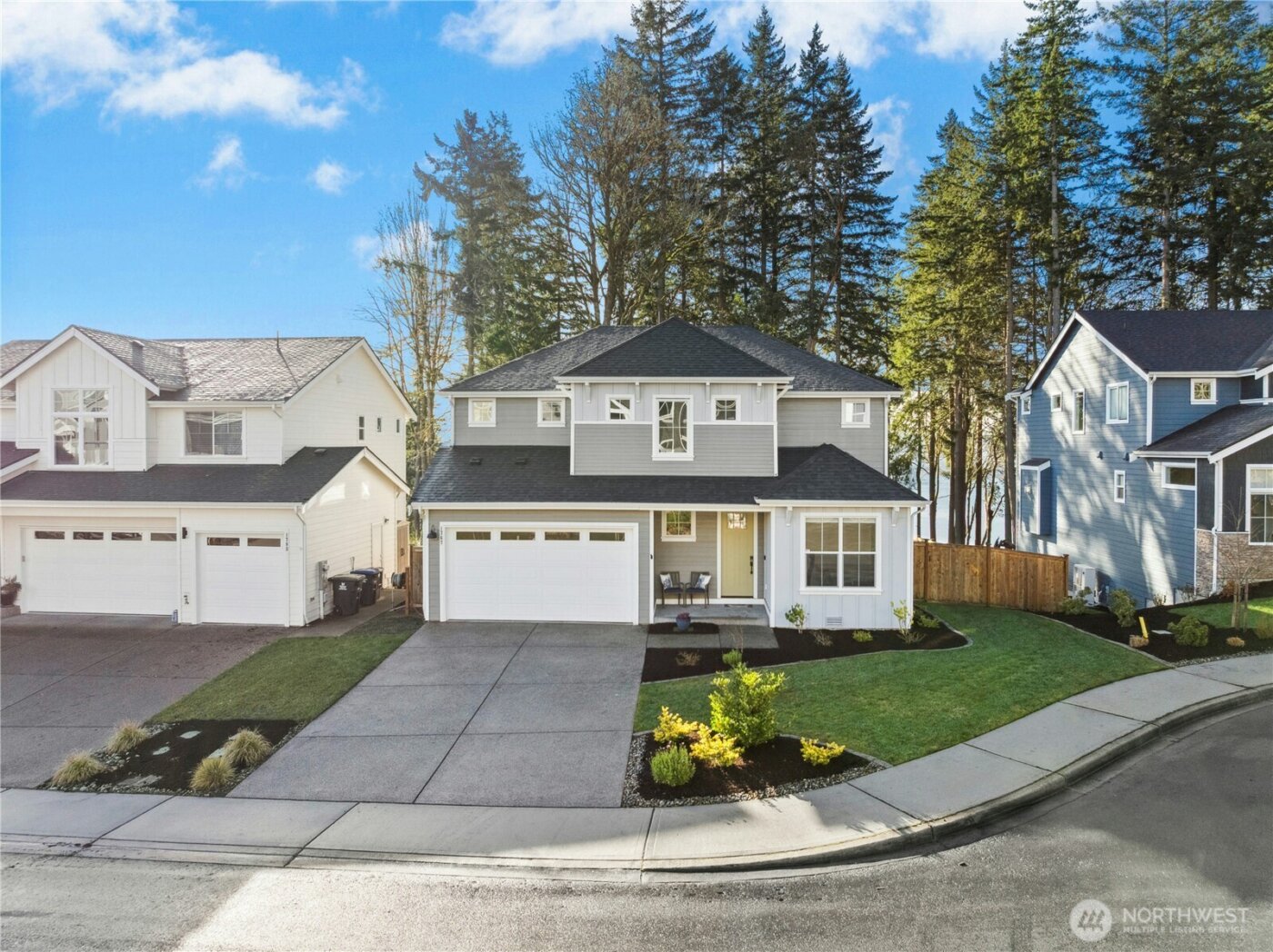 1767 NE Crystallia Court , Poulsbo, WA 98370