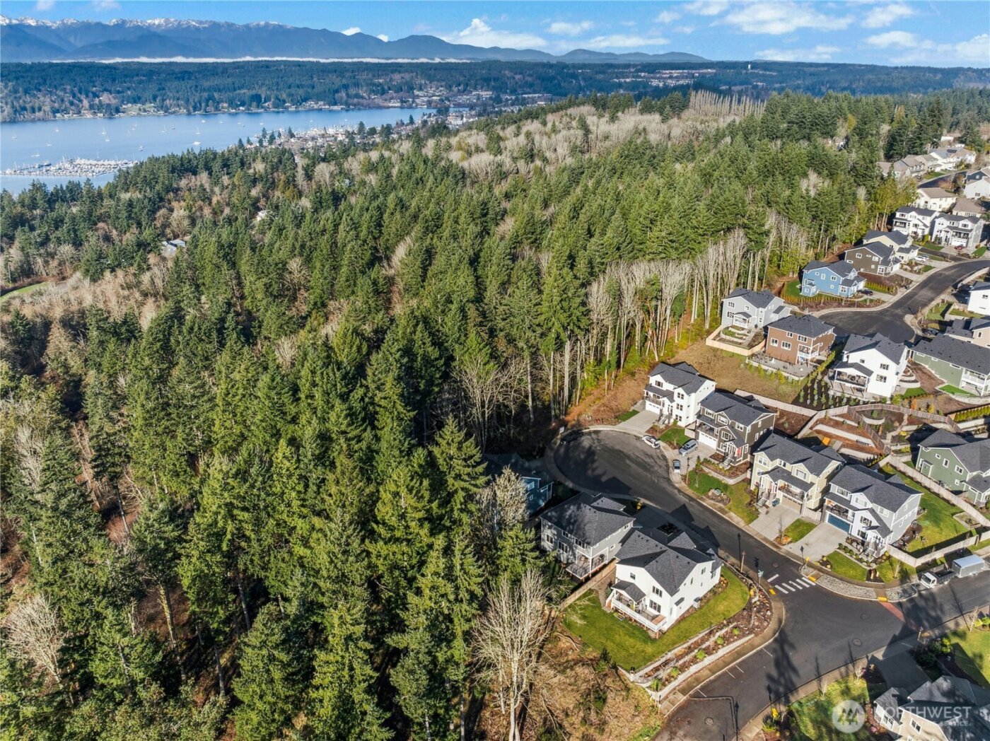 1767 NE Crystallia Court , Poulsbo, WA 98370