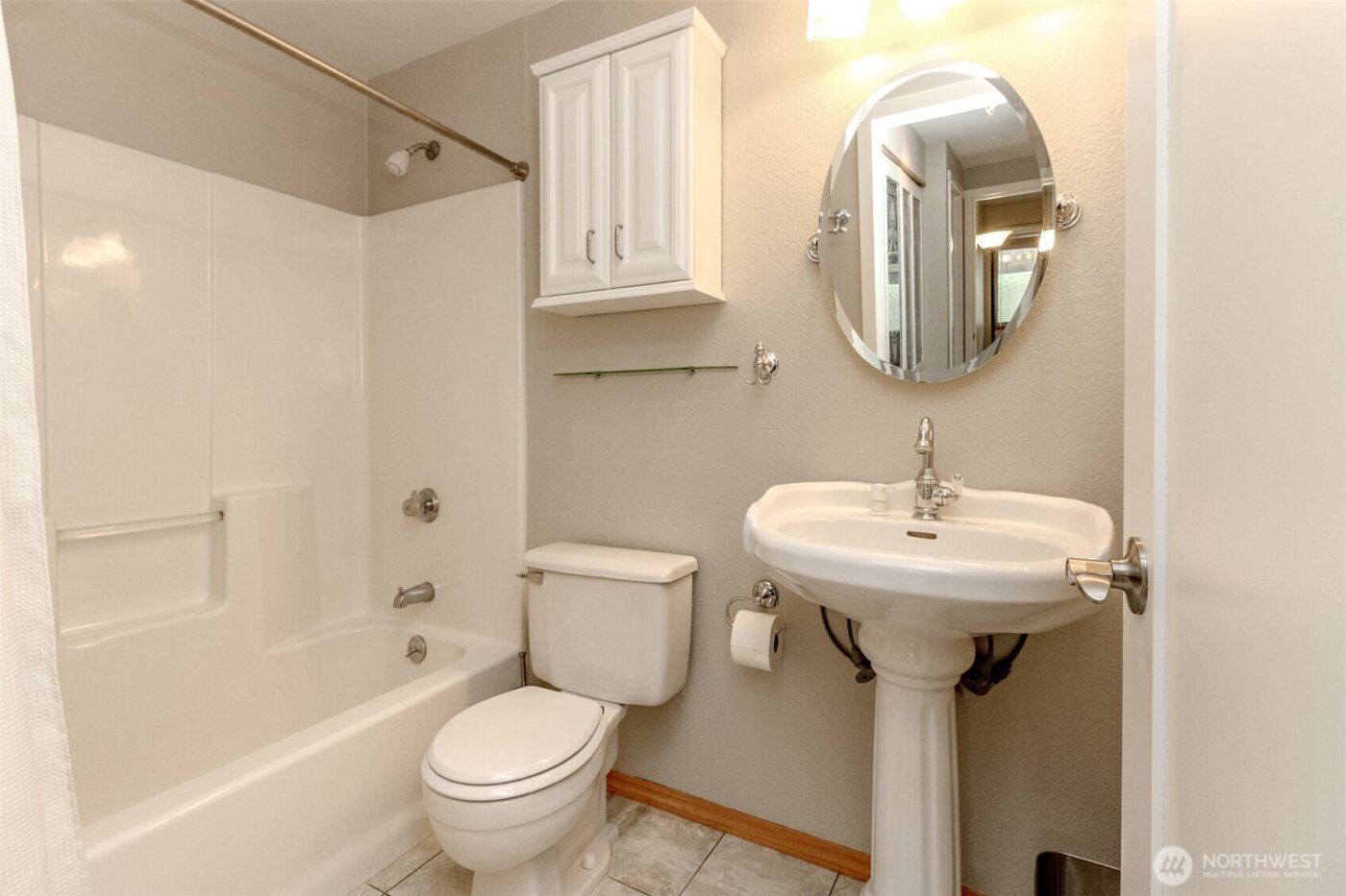 28606 16th Avenue S #303, Federal Way, WA 98003-3636