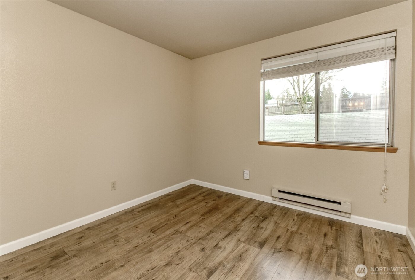 28606 16th Avenue S #303, Federal Way, WA 98003-3636