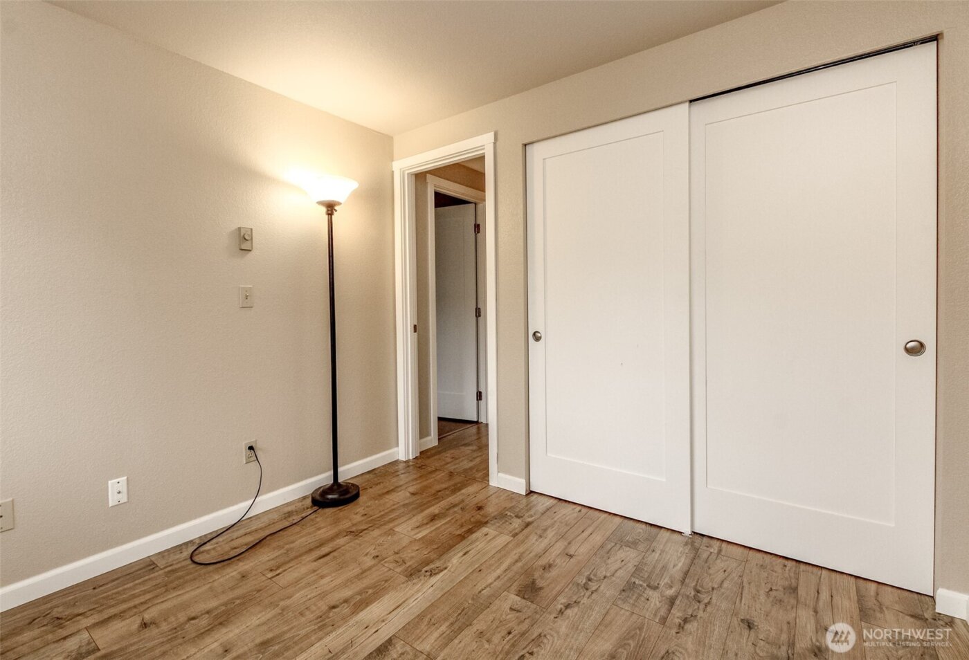 28606 16th Avenue S #303, Federal Way, WA 98003-3636