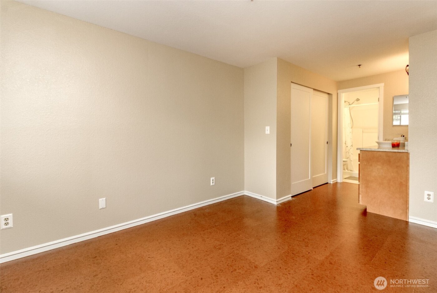 28606 16th Avenue S #303, Federal Way, WA 98003-3636