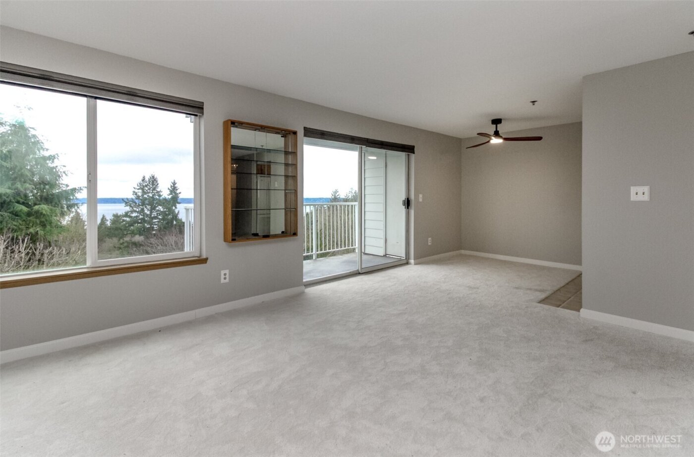 28606 16th Avenue S #303, Federal Way, WA 98003-3636