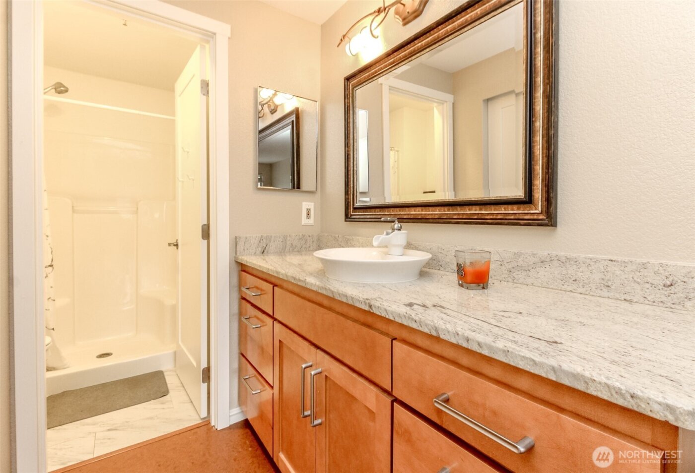 28606 16th Avenue S #303, Federal Way, WA 98003-3636