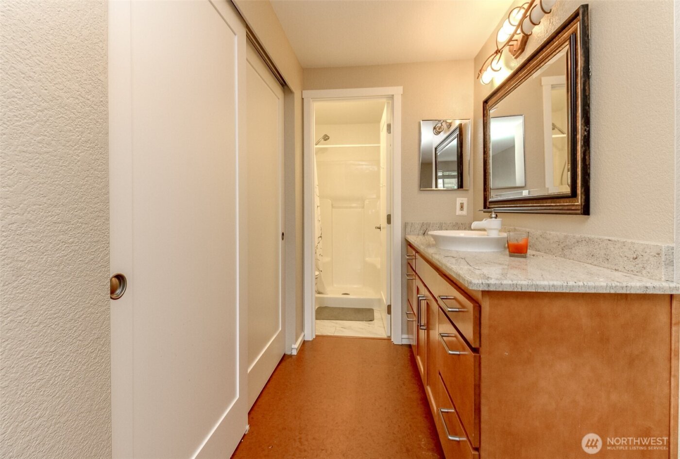 28606 16th Avenue S #303, Federal Way, WA 98003-3636