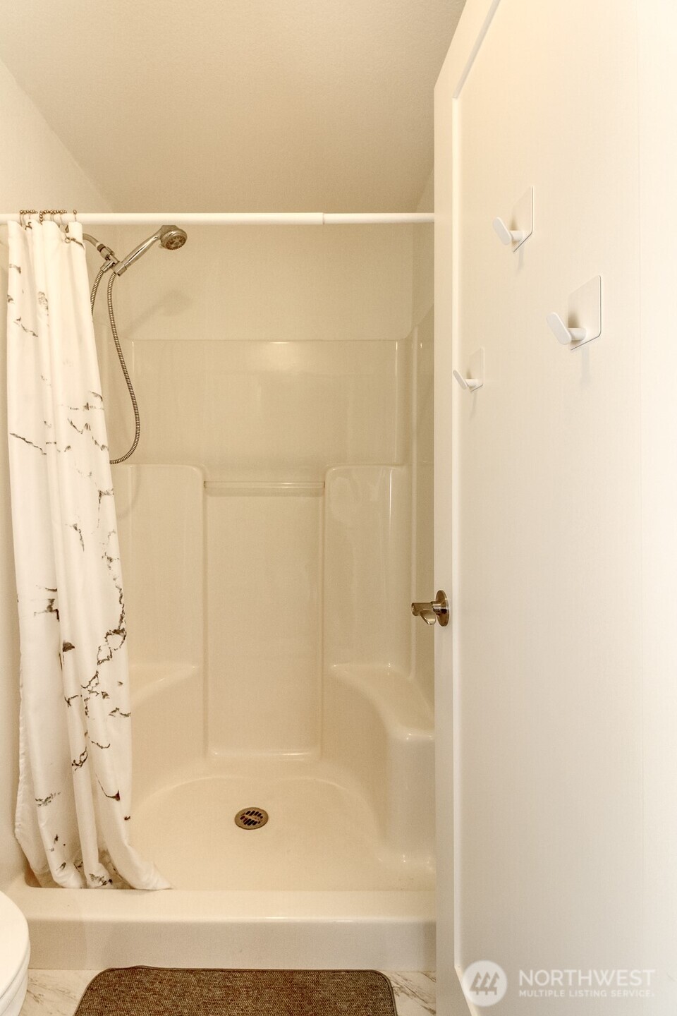 28606 16th Avenue S #303, Federal Way, WA 98003-3636