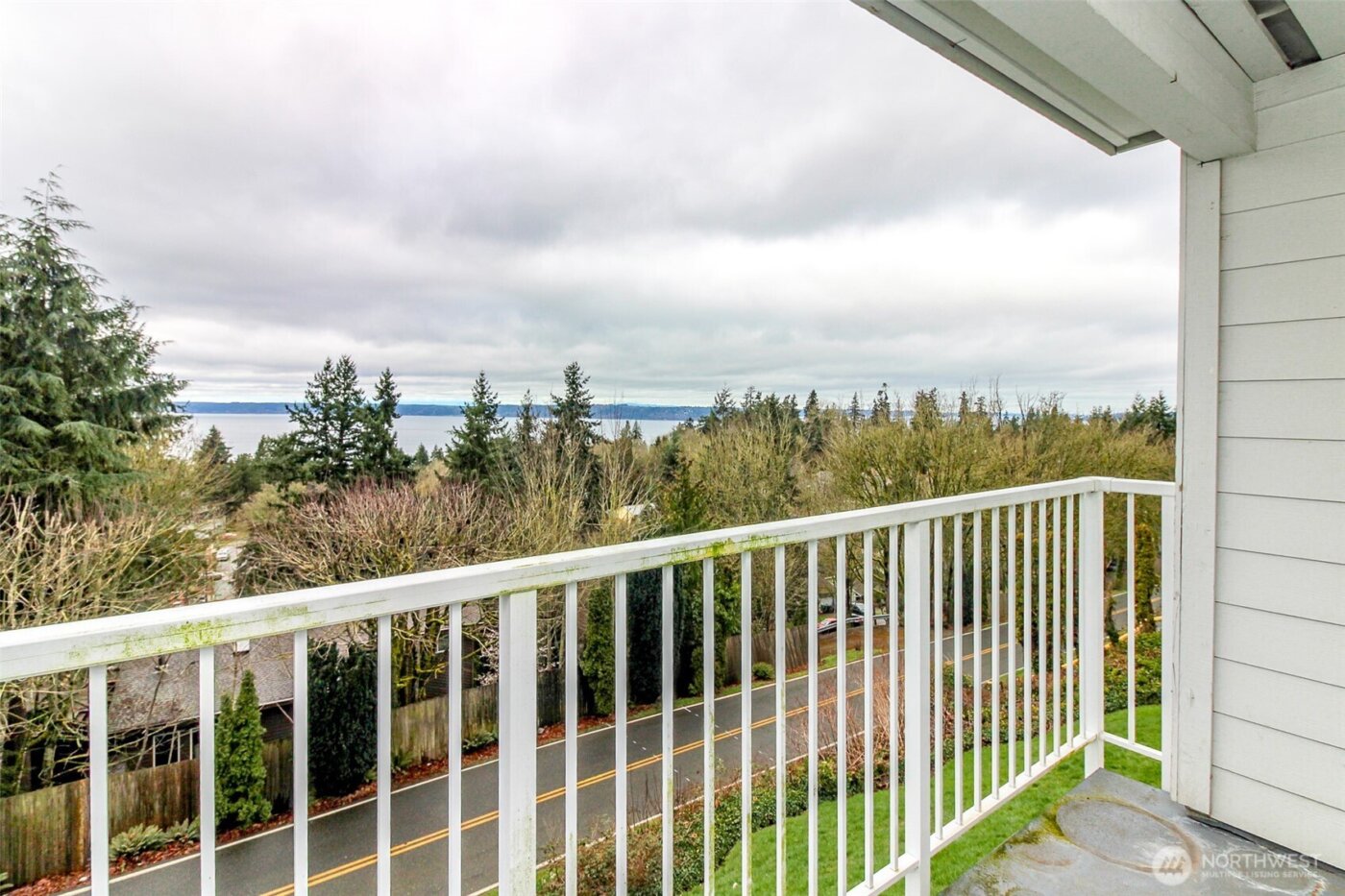 28606 16th Avenue S #303, Federal Way, WA 98003-3636