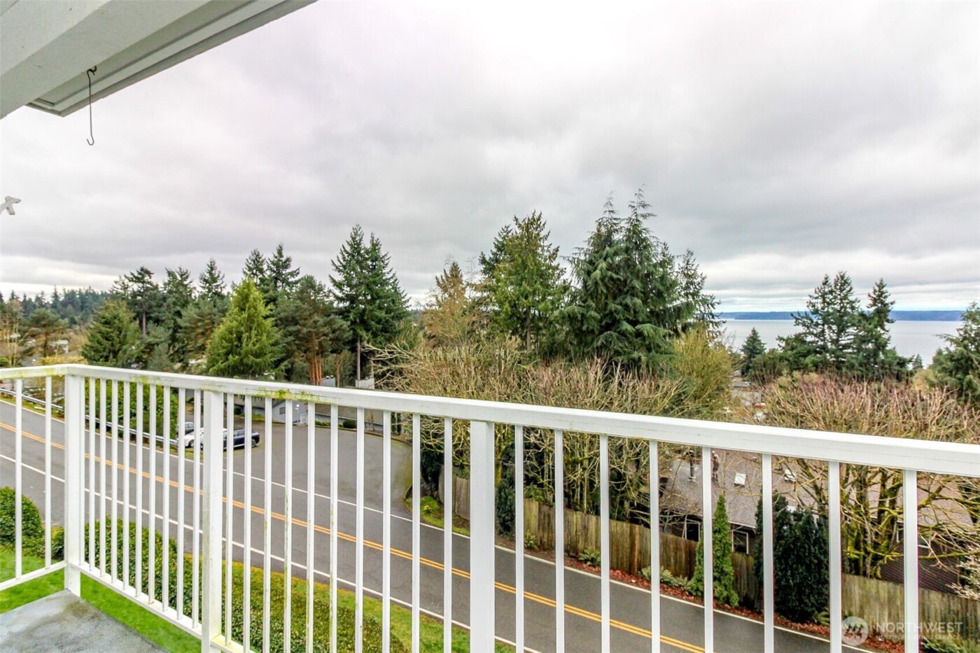 28606 16th Avenue S #303, Federal Way, WA 98003-3636