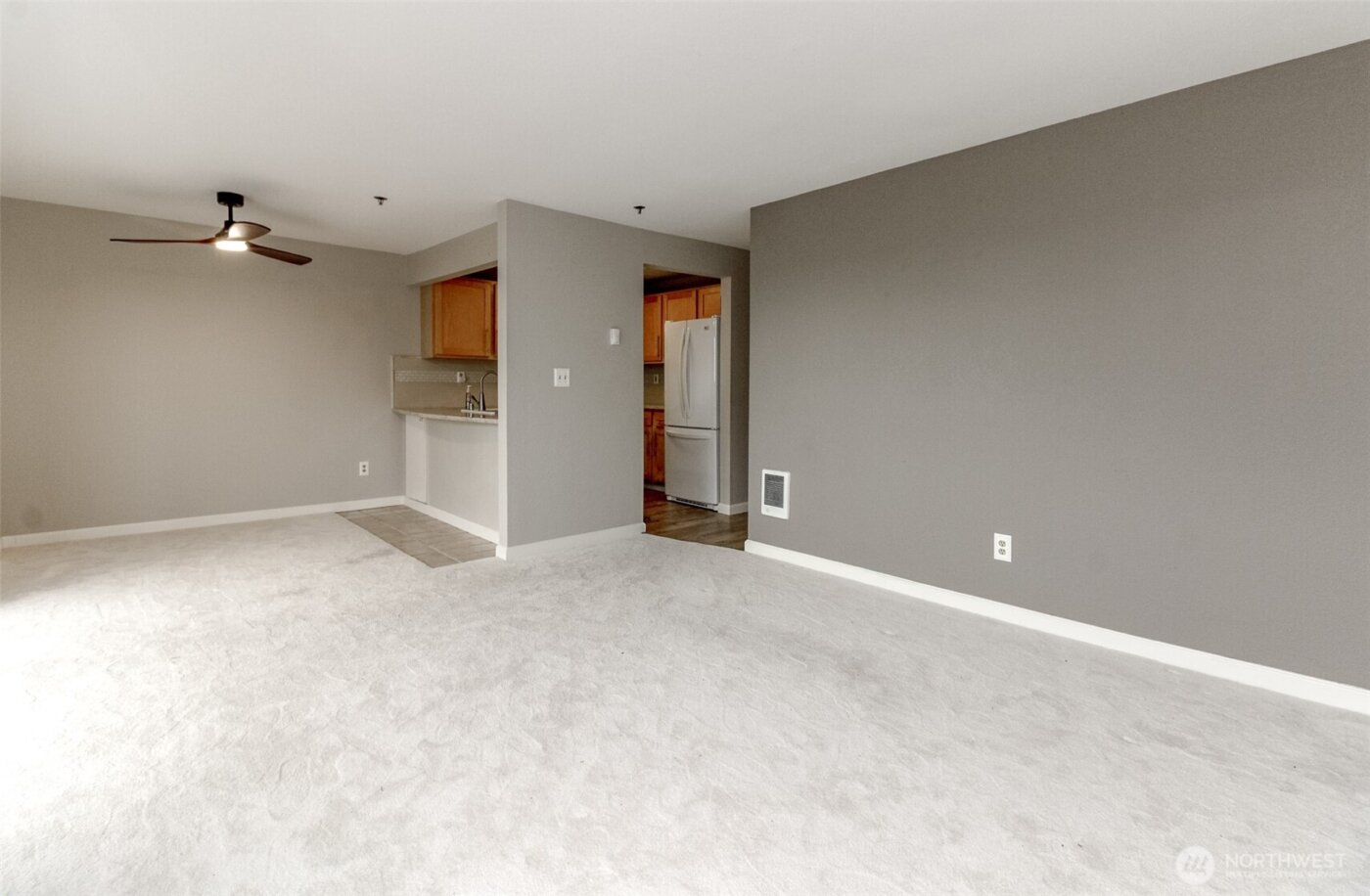 28606 16th Avenue S #303, Federal Way, WA 98003-3636