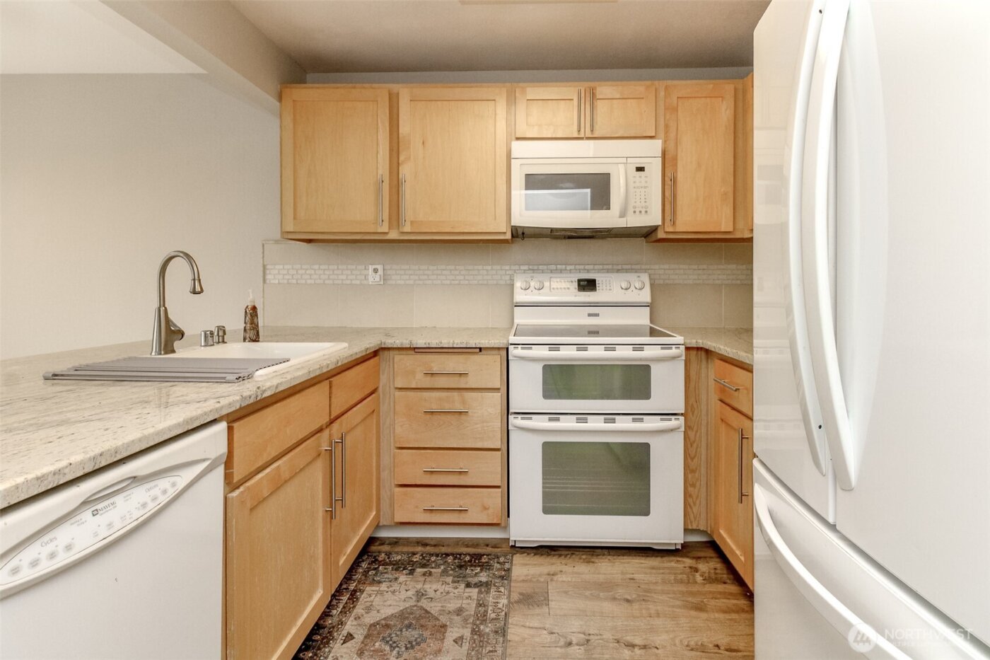 28606 16th Avenue S #303, Federal Way, WA 98003-3636