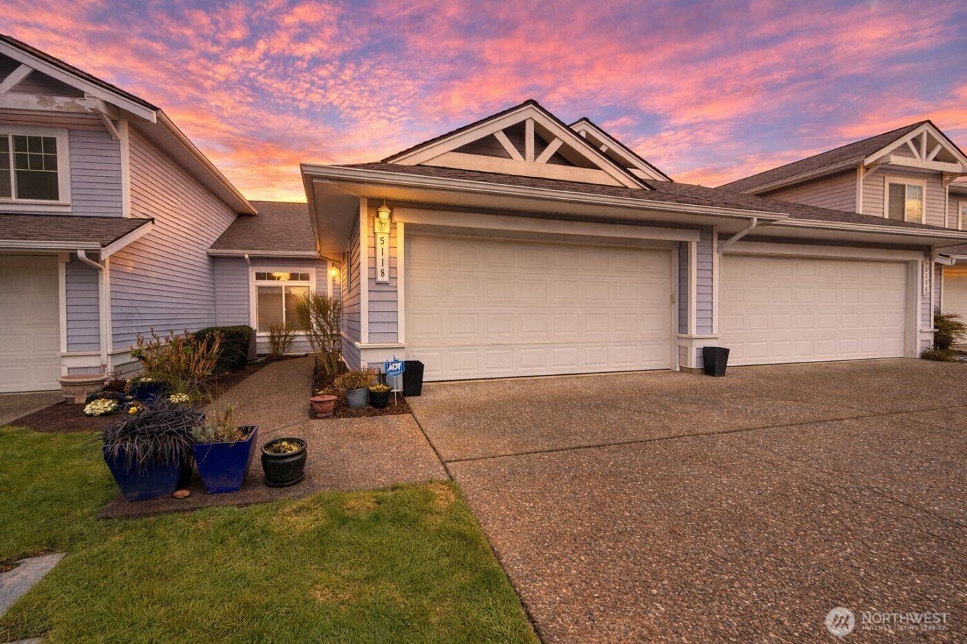 5118 S 234 , Kent, WA 98032