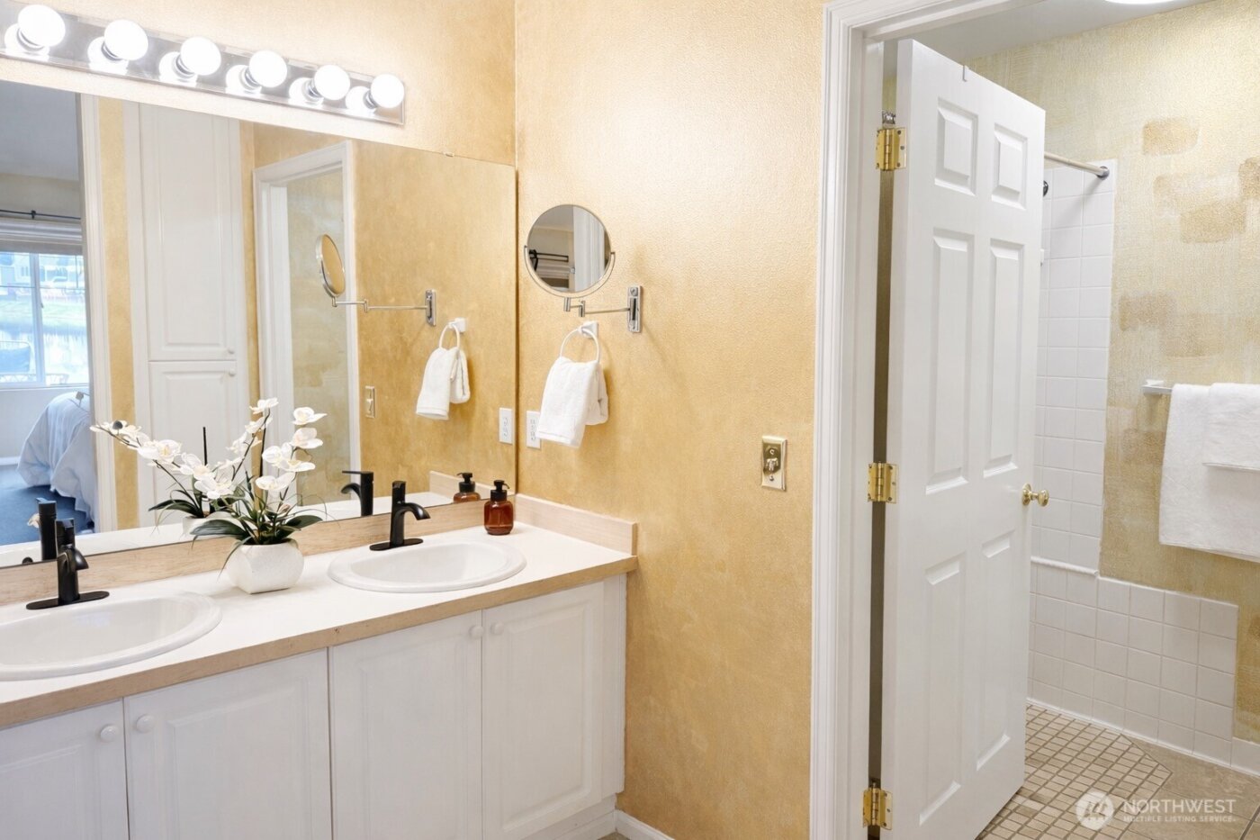 5118 S 234 , Kent, WA 98032