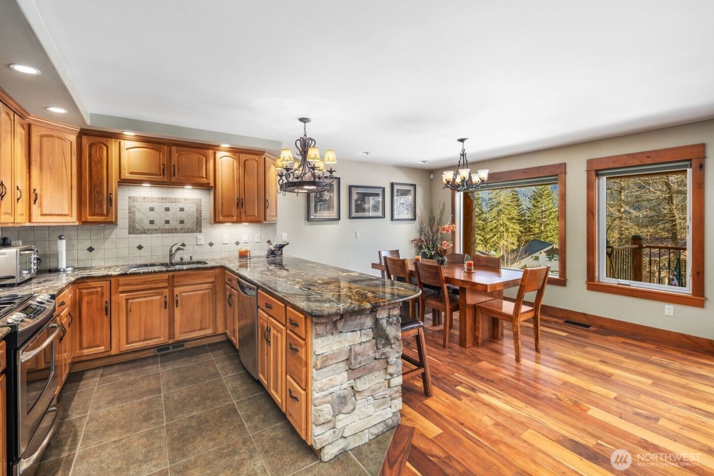 1310 Snoqualmie Drive , Snoqualmie Pass, WA 98068