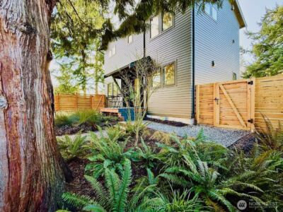 10421 41st Avenue SW #B, Seattle, WA 98146 - Photo 25