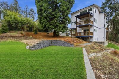 5942 21st Avenue SW, Seattle, WA 98106 - Photo 2