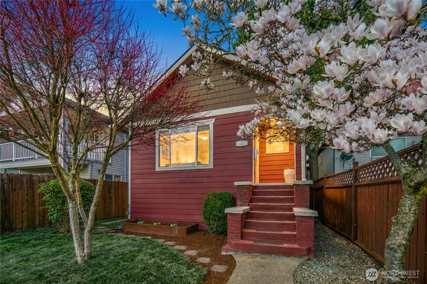 1516 S Bennett Street , Seattle, WA 98108