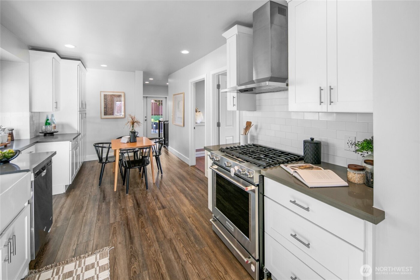 1516 S Bennett Street , Seattle, WA 98108