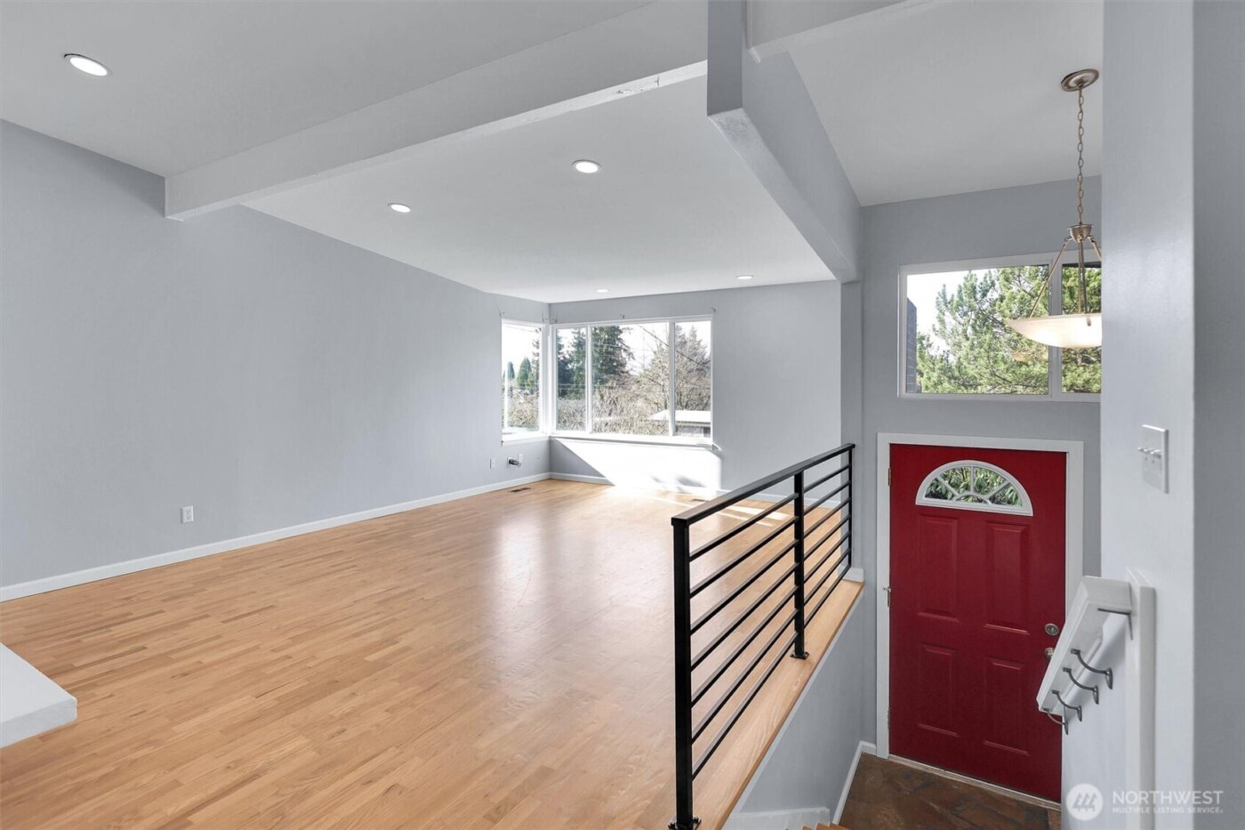 9220 10th Avenue SW, Seattle, WA 98106