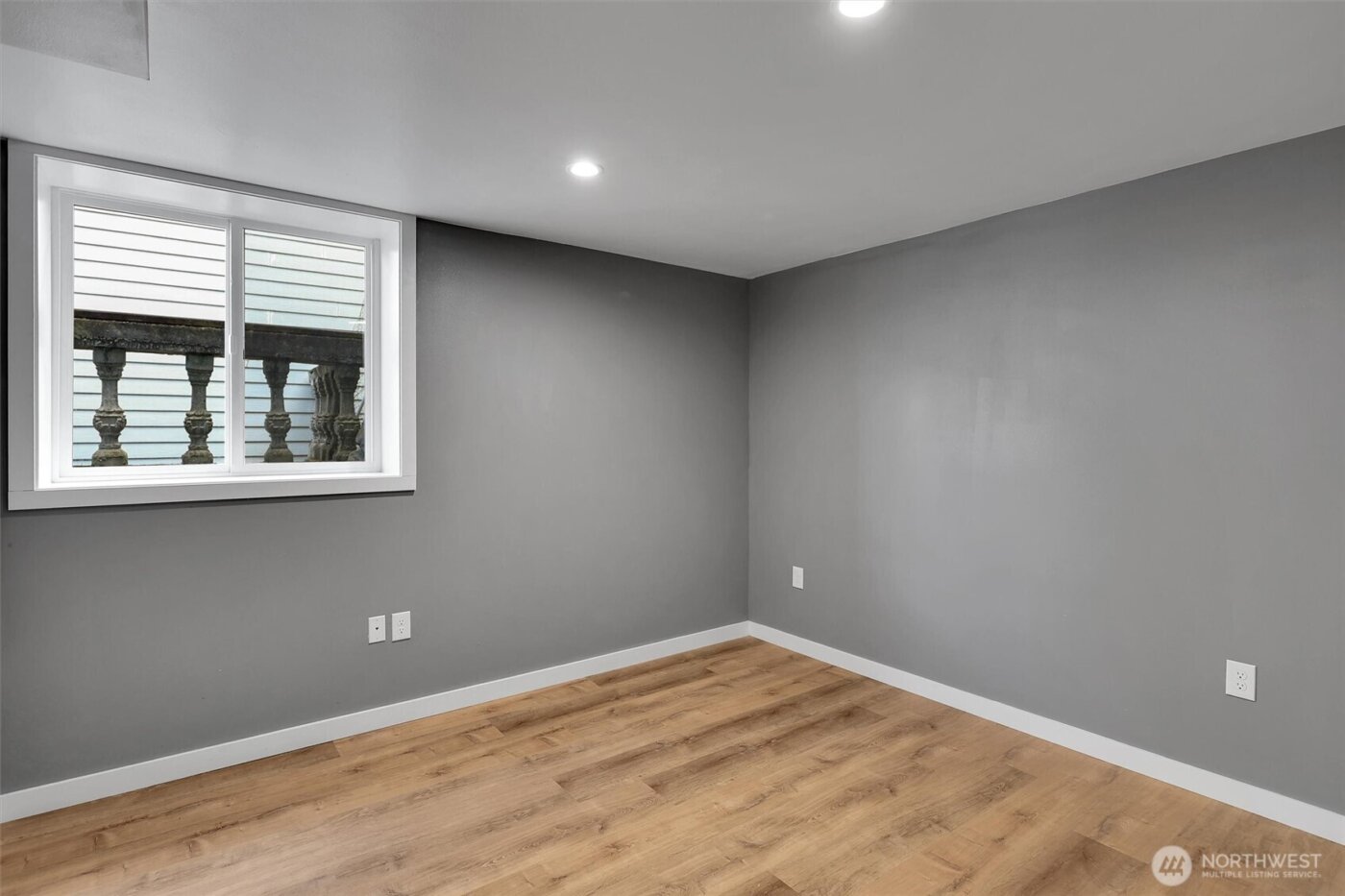 9220 10th Avenue SW, Seattle, WA 98106