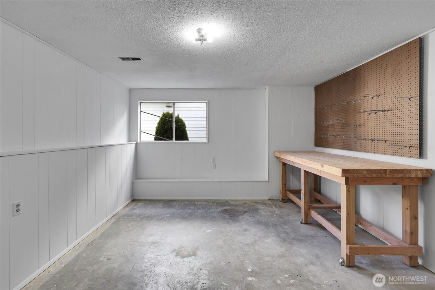 9220 10th Avenue SW, Seattle, WA 98106