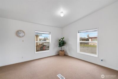 2408 Fords Prairie , Centralia, WA 98531 - Photo 9