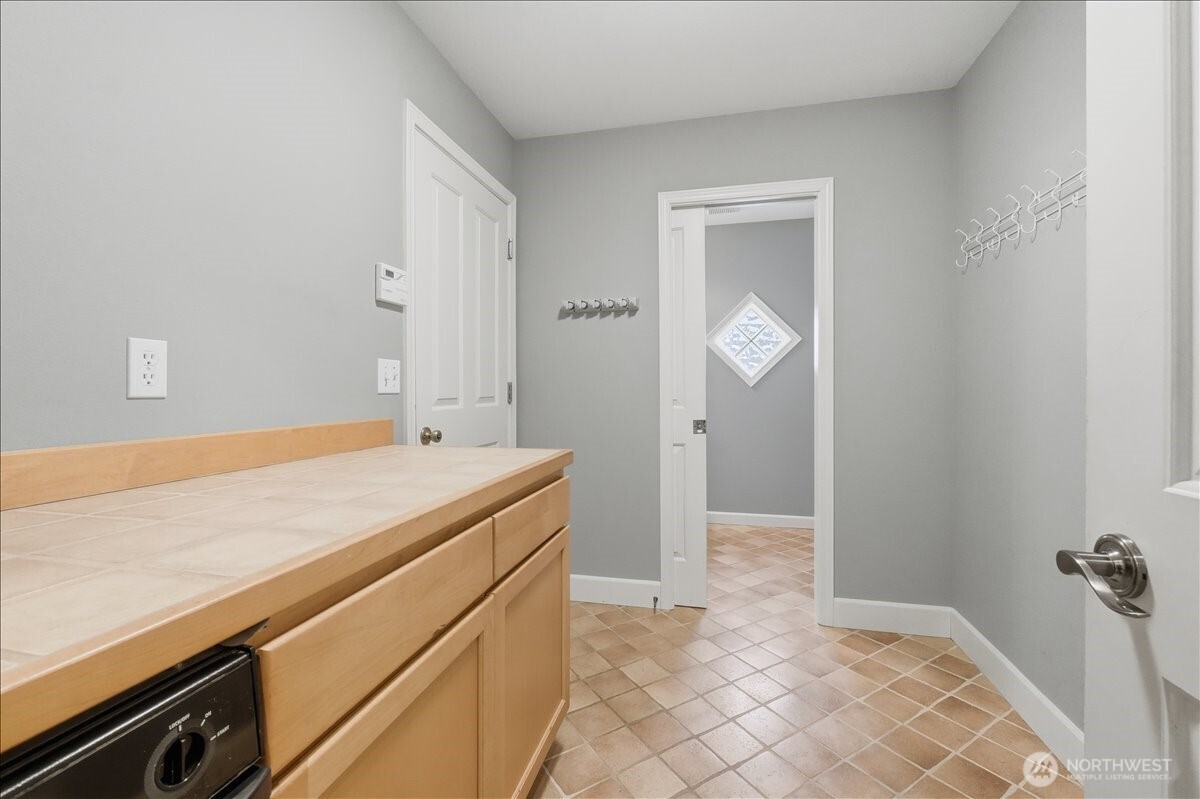 23107 96 Place S, Kent, WA 98031