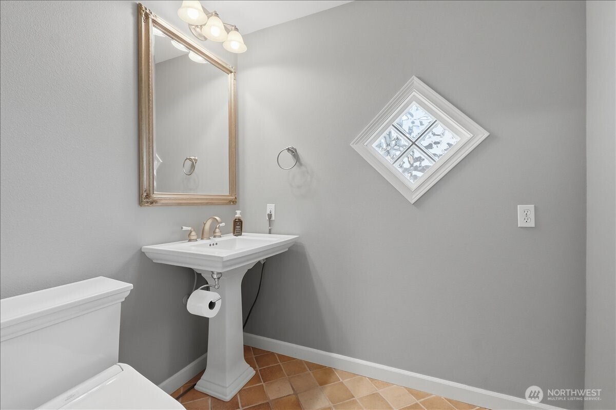 23107 96 Place S, Kent, WA 98031