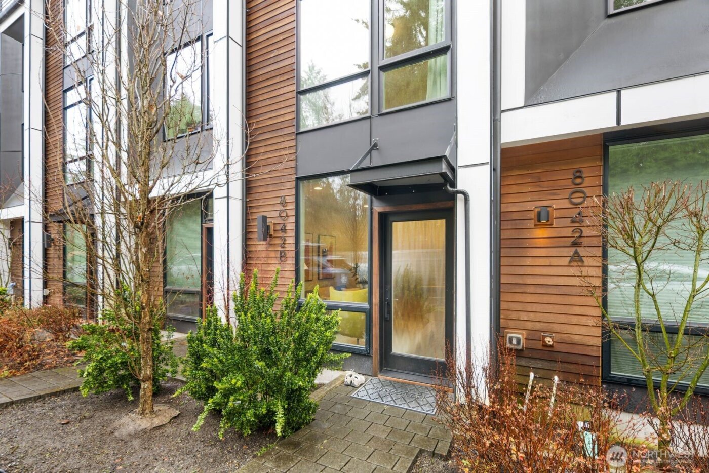 8042 B 35th Avenue NE, Seattle, WA 98115