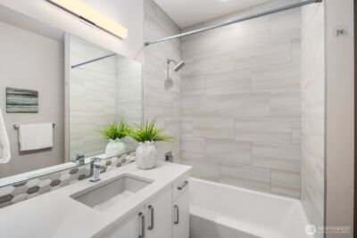 8042 B 35th Avenue NE, Seattle, WA 98115 - Photo 16