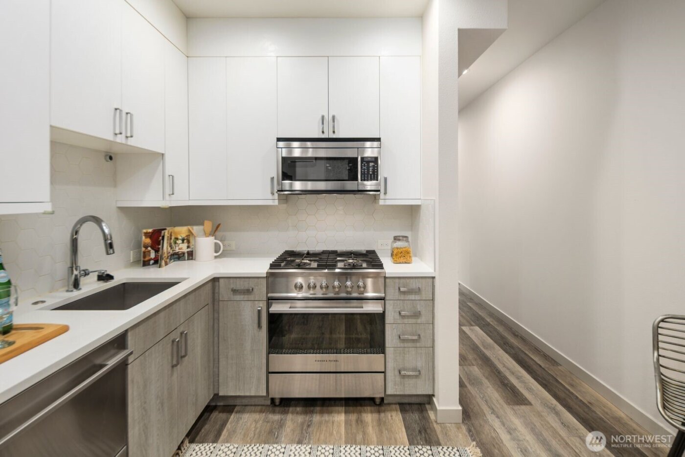 8042 B 35th Avenue NE, Seattle, WA 98115