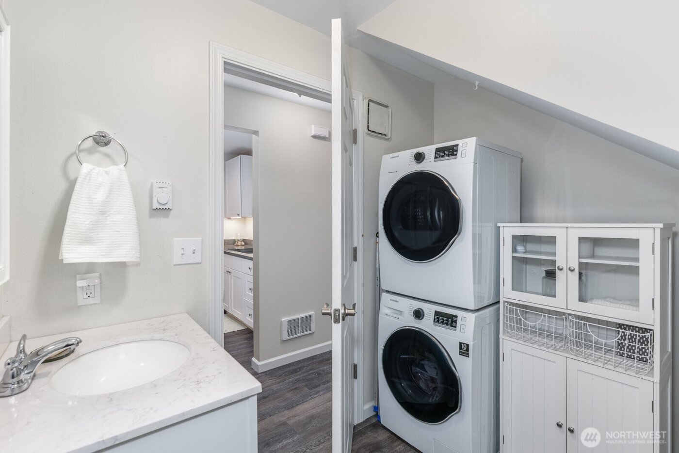 7821 196th Street SW #B, Edmonds, WA 98026