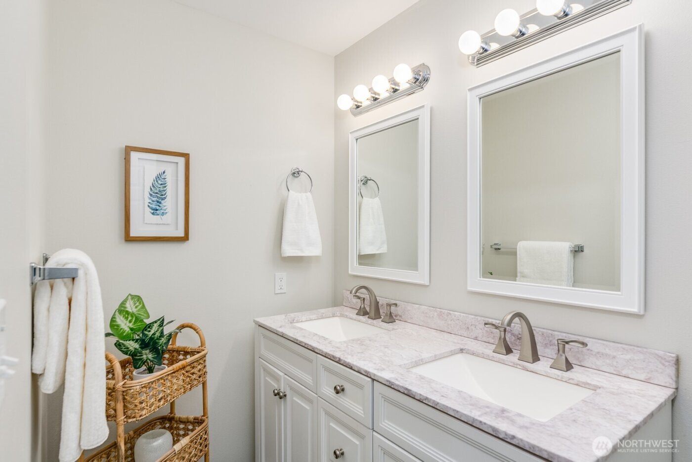 7821 196th Street SW #B, Edmonds, WA 98026