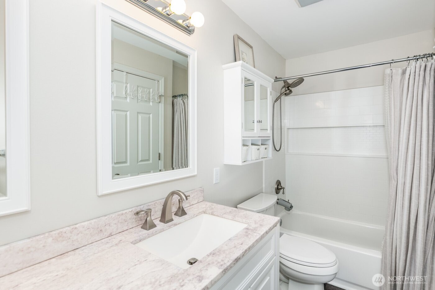 7821 196th Street SW #B, Edmonds, WA 98026