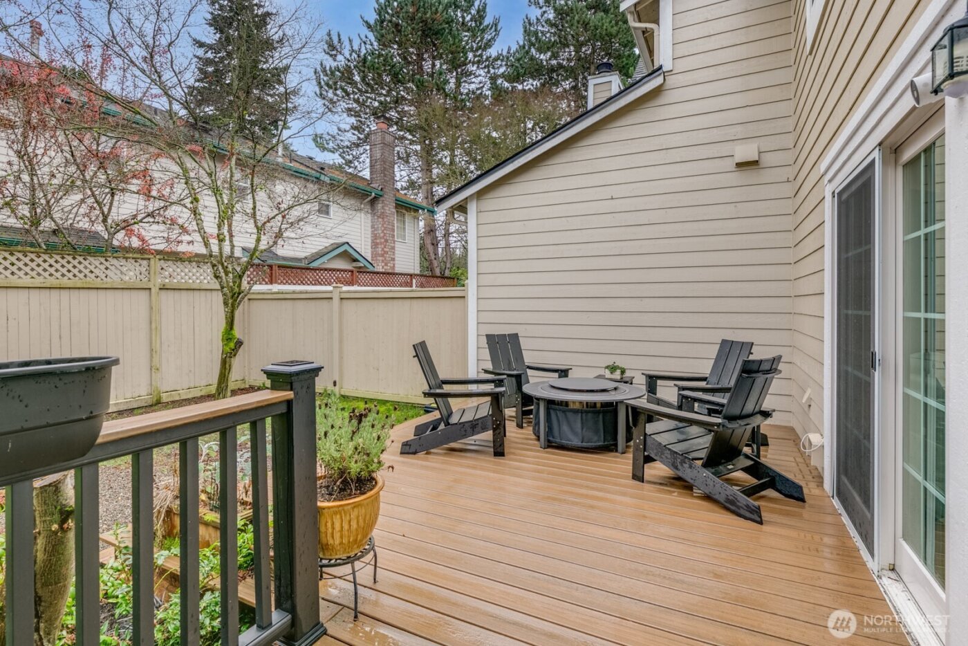 7821 196th Street SW #B, Edmonds, WA 98026