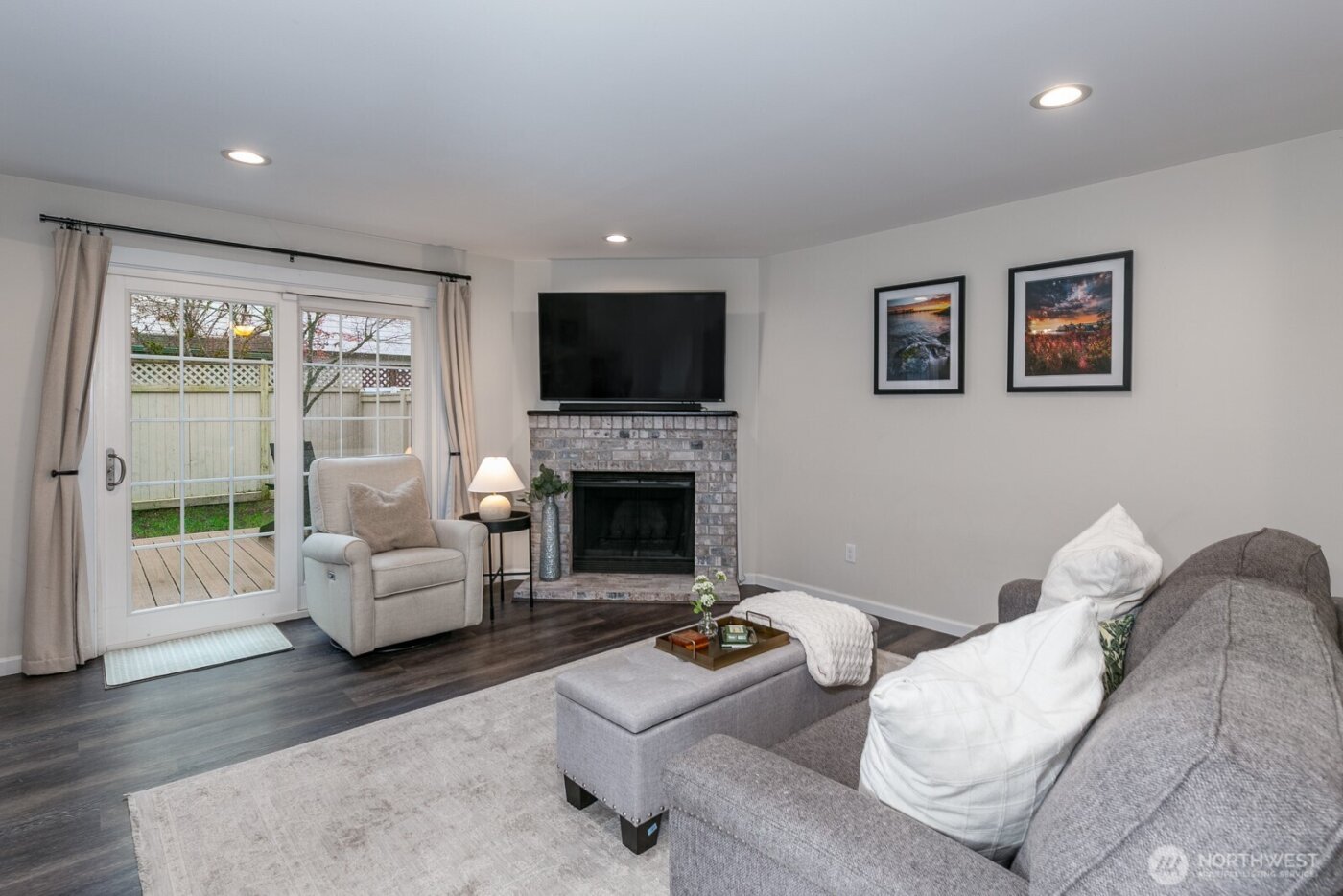 7821 196th Street SW #B, Edmonds, WA 98026