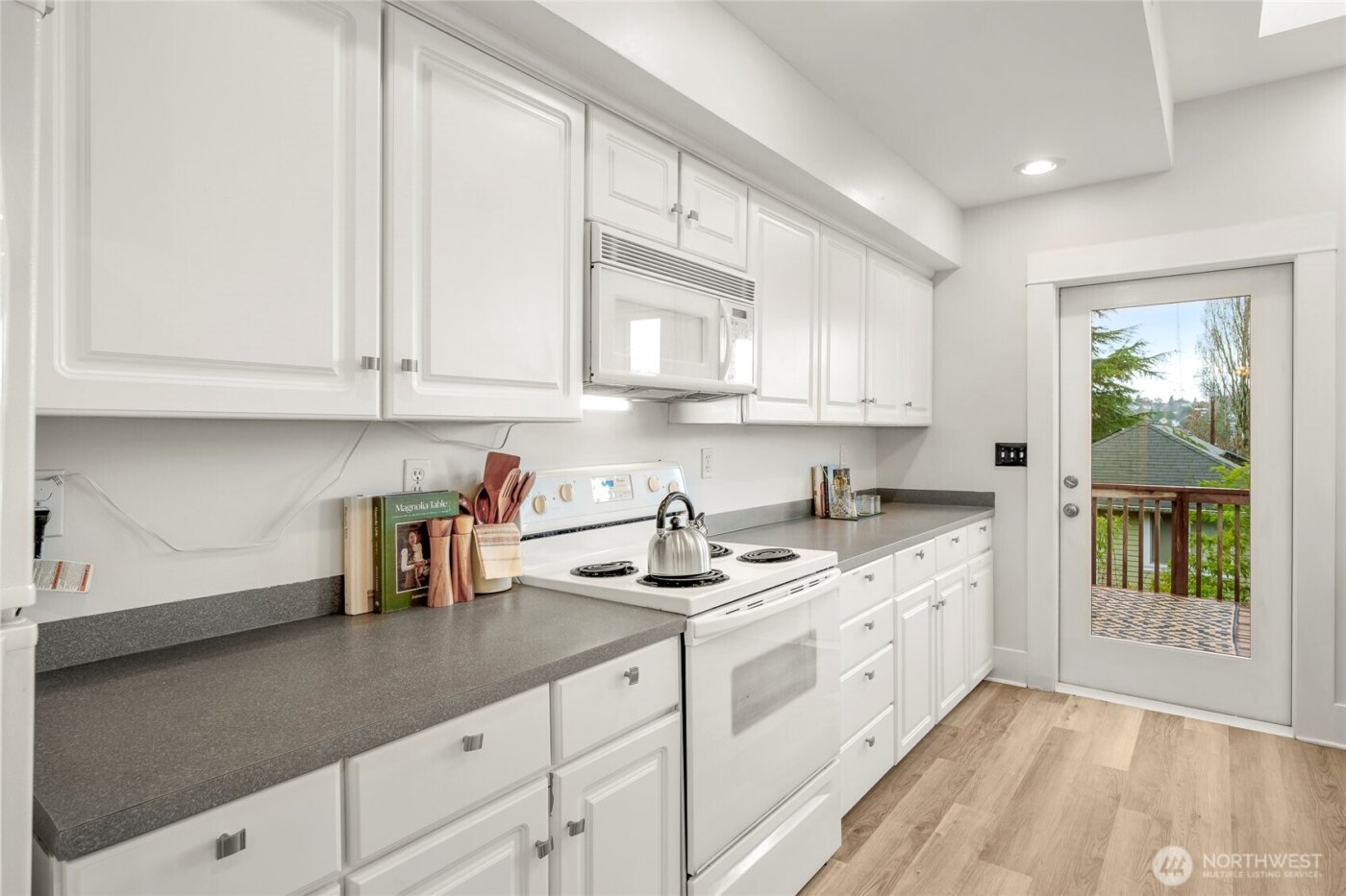 1617 33rd Avenue , Seattle, WA 98122