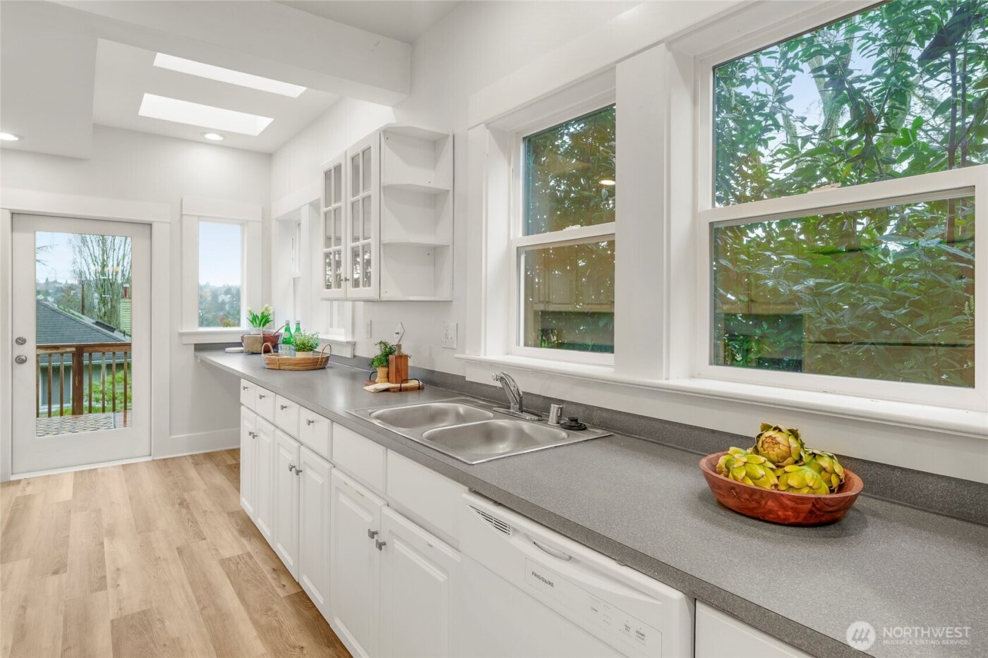 1617 33rd Avenue , Seattle, WA 98122