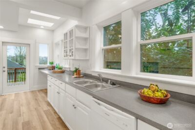 1617 33rd Avenue , Seattle, WA 98122 - Photo 12