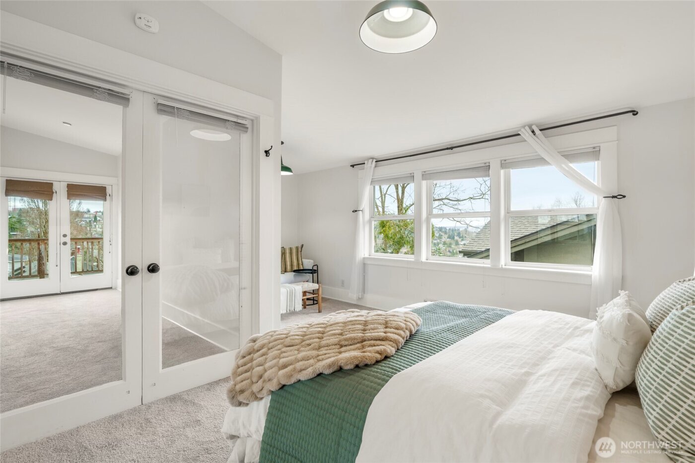 1617 33rd Avenue , Seattle, WA 98122