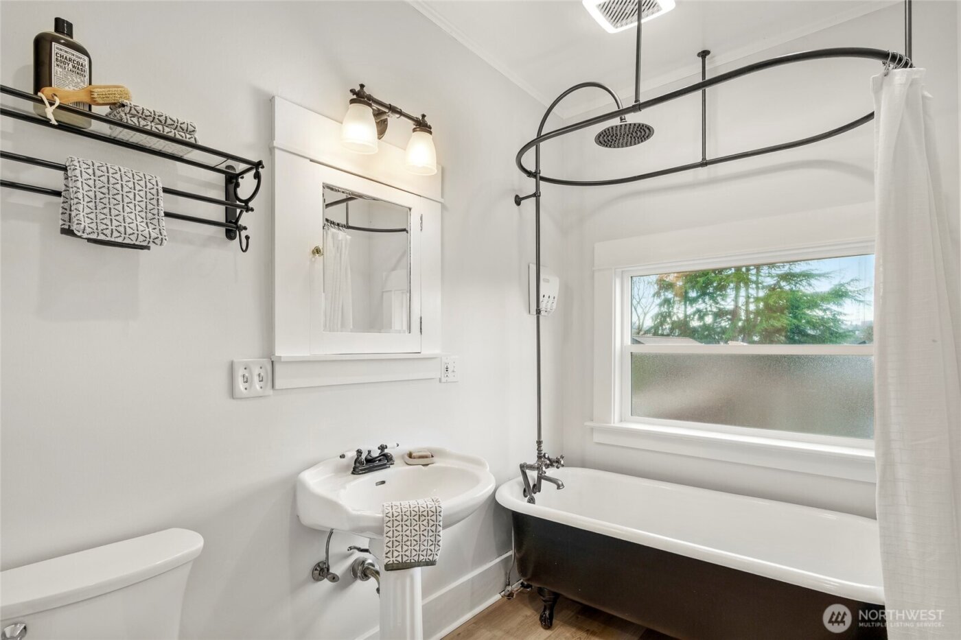 1617 33rd Avenue , Seattle, WA 98122