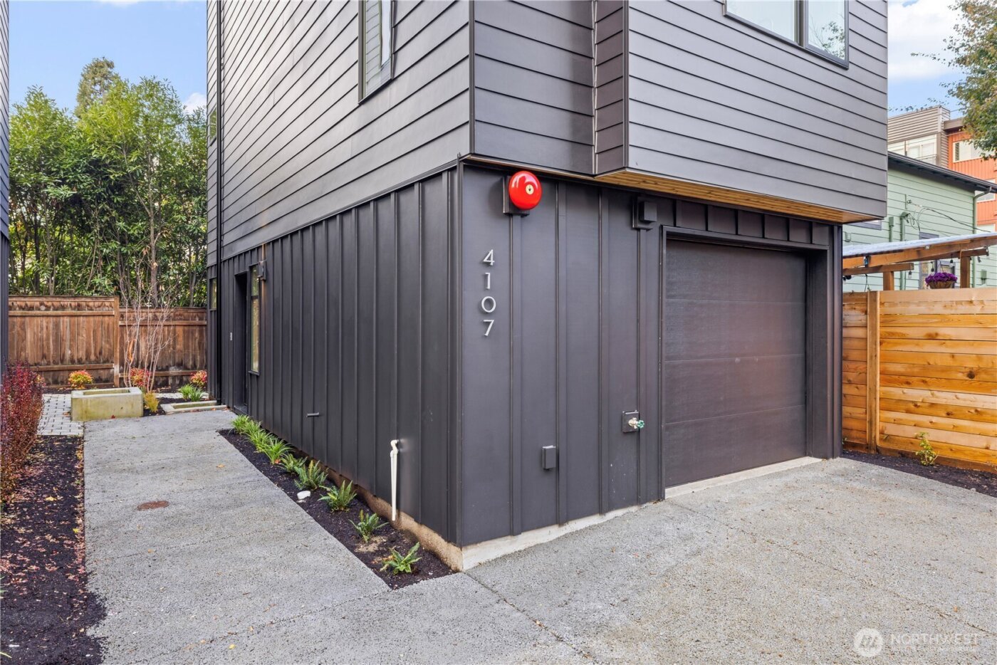 4107 25th Avenue SW, Seattle, WA 98106