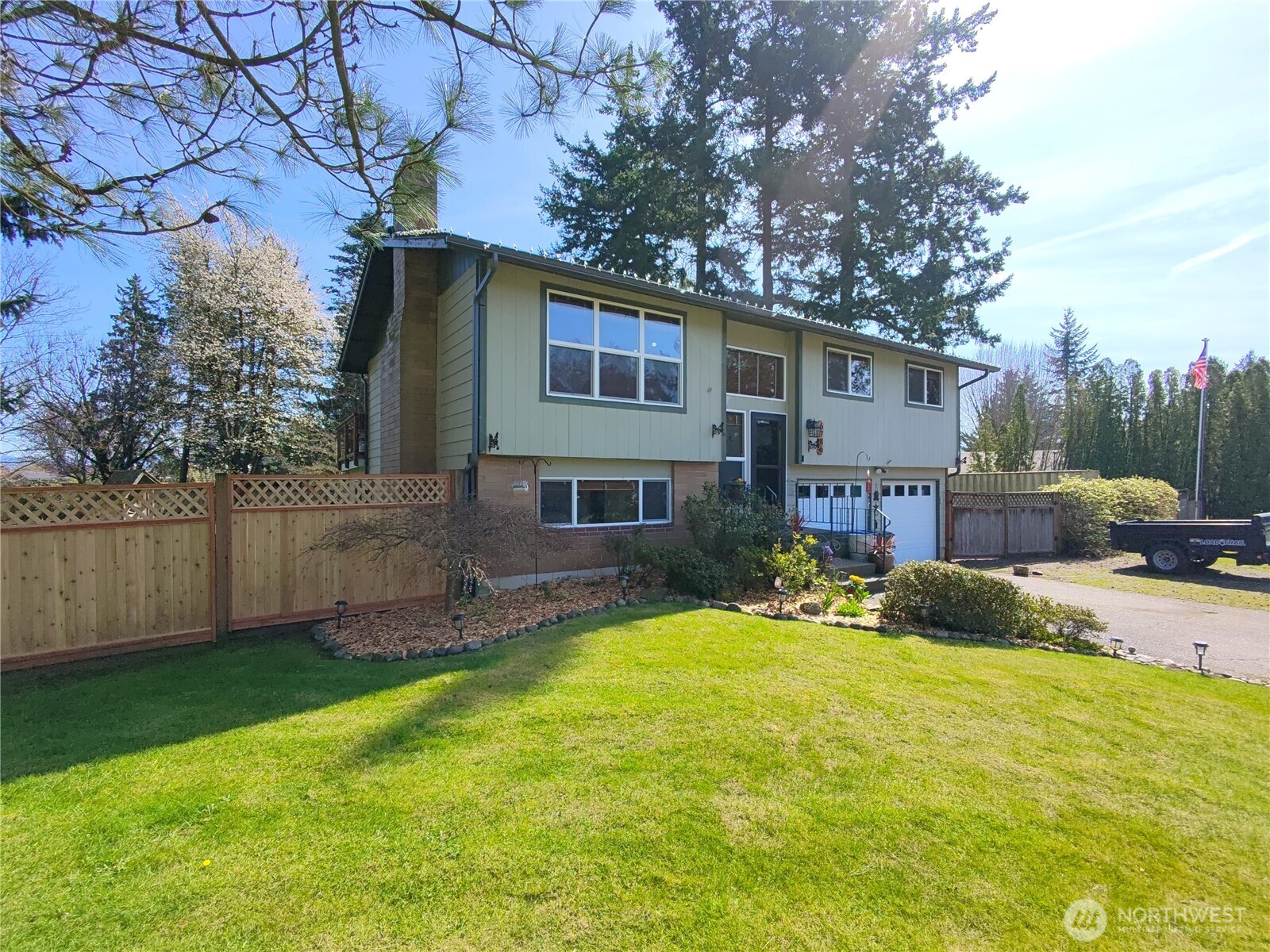 6786 La Bello Drive , Lynden, WA 98264