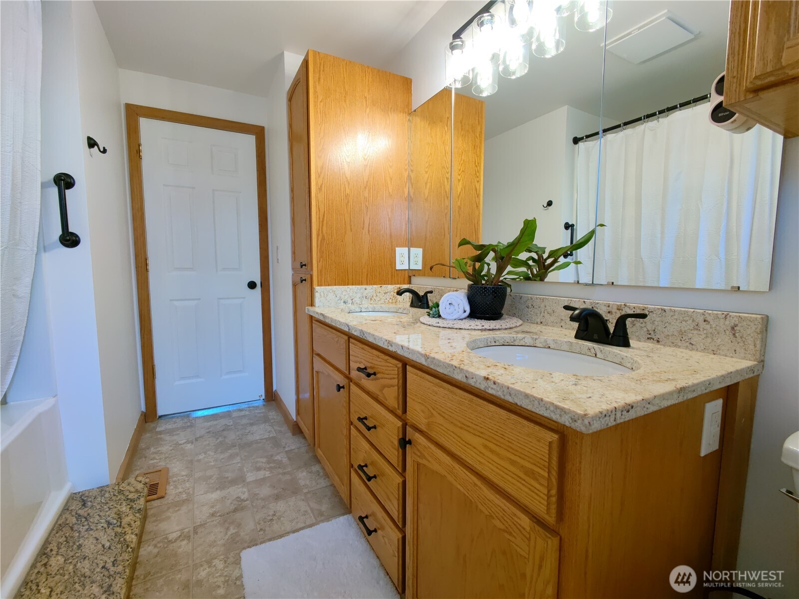 6786 La Bello Drive , Lynden, WA 98264